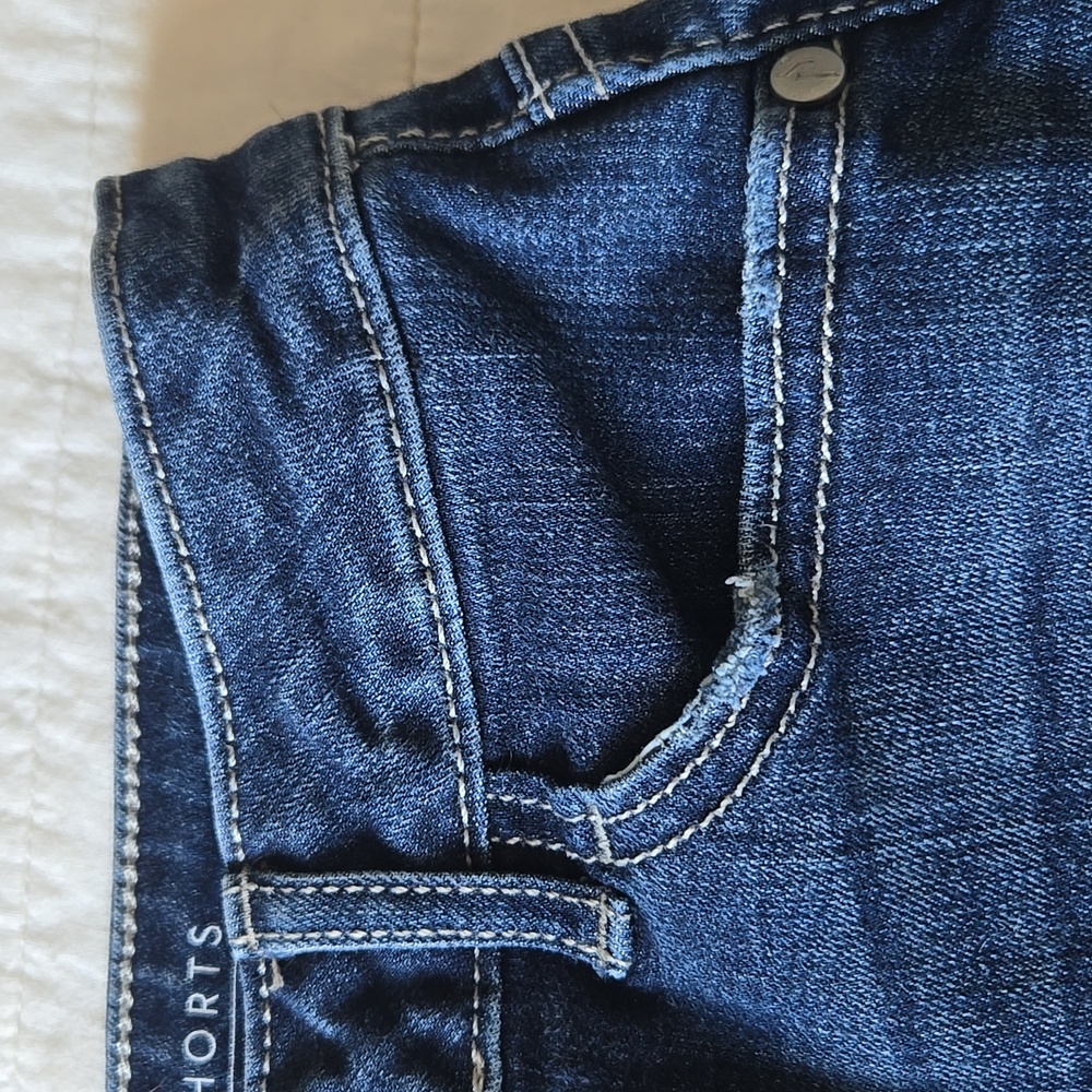 Simply Vera Vera Wang Mid Rise Dark Wash Denim Bermuda Jean Shorts Stretch Sz 0 - Picture 6 of 16